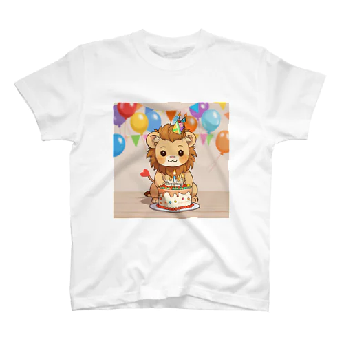 可愛いライオンとバースデーケーキ Regular Fit T-Shirt