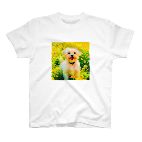 水彩画の犬 花畑のマルチーズのイラスト Regular Fit T-Shirt