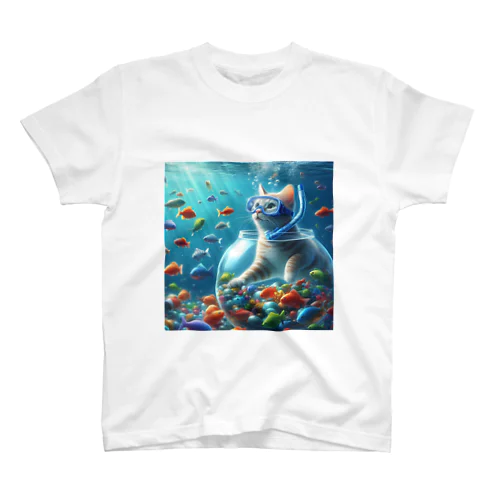 金魚鉢からダイビング猫 Regular Fit T-Shirt