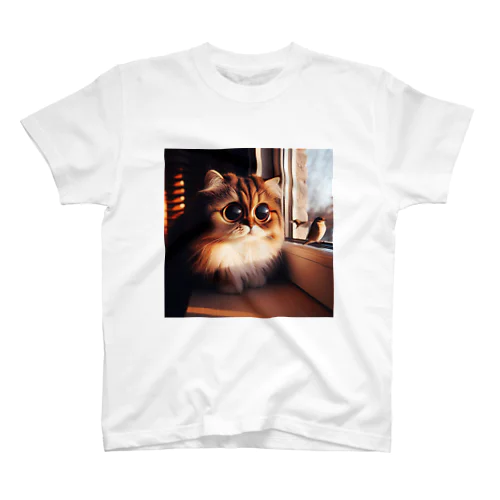 かわいくて癒やされる猫のグッズ Regular Fit T-Shirt