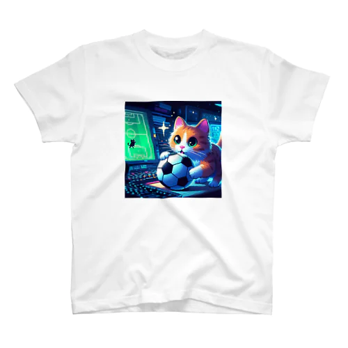 猫とサッカー Regular Fit T-Shirt