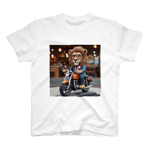 サングラスをかけてバイクに乗るライオン④ Regular Fit T-Shirt