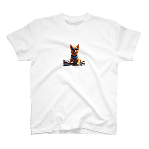 DJ誕生！犬が音楽の世界を切り裂く！ スタンダードTシャツ