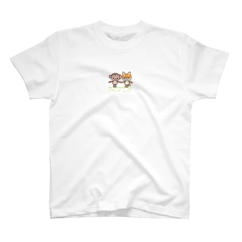 笑い転げているサルと子犬の柴犬 Regular Fit T-Shirt