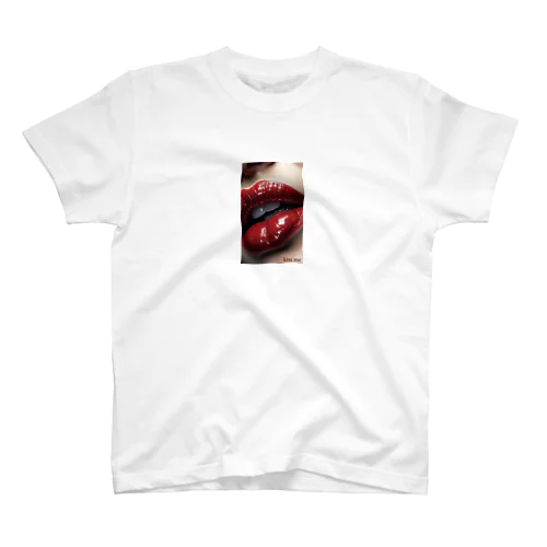 kiss me Regular Fit T-Shirt