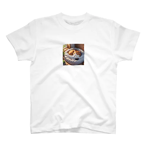 寝ている猫 スタンダードTシャツ