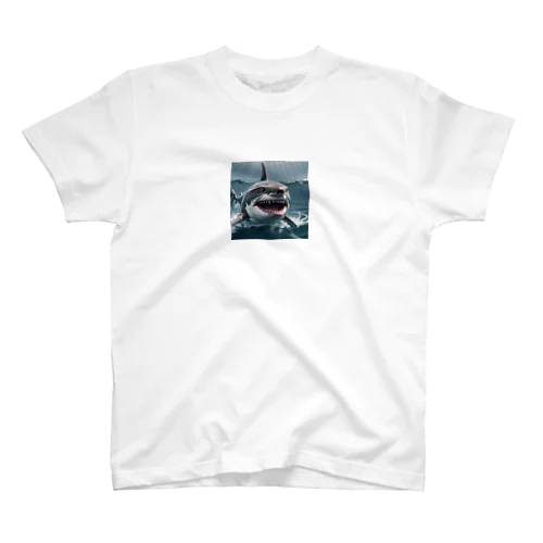 サメ Regular Fit T-Shirt