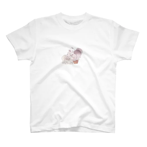 めっちゃ見てくる芦毛ちゃんズ スタンダードTシャツ