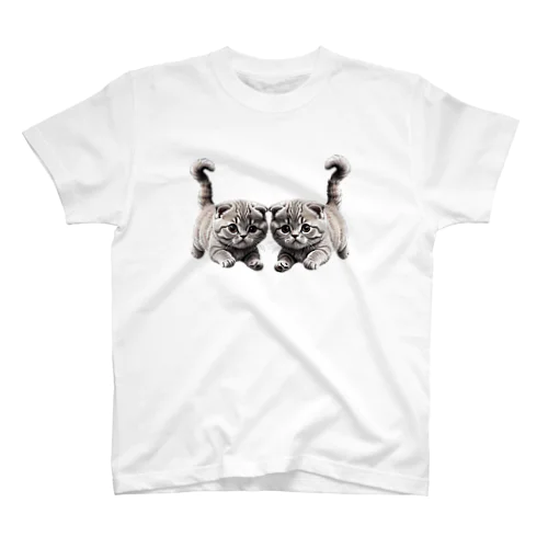 やんちゃな子猫 Regular Fit T-Shirt