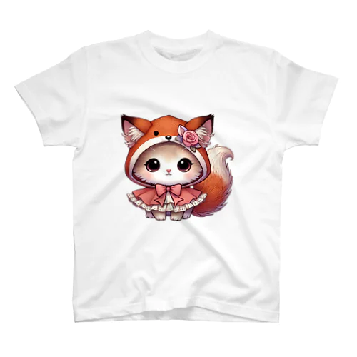 可愛いキツネのフードをかぶった子猫のイラスト スタンダードTシャツ