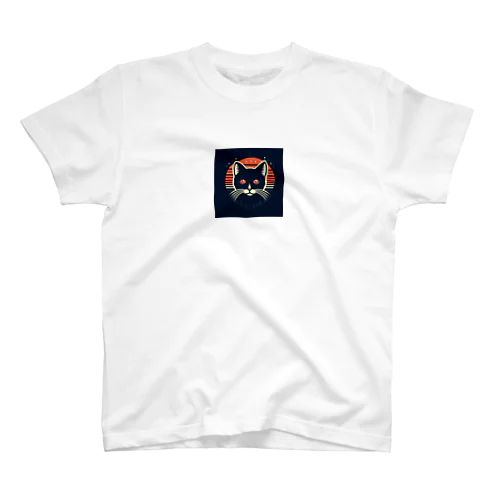 見つめてくる猫ちゃん Regular Fit T-Shirt