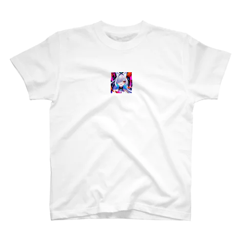 獣耳を持つ美しい女性 Regular Fit T-Shirt