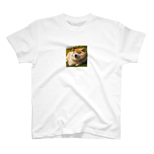 くつろぎすぎた柴犬 Regular Fit T-Shirt