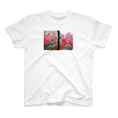 赤い花 Regular Fit T-Shirt