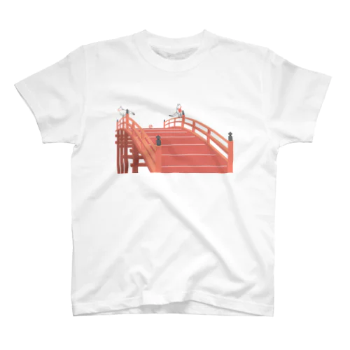 狐の手毬唄 太鼓橋と狛狐 Regular Fit T-Shirt