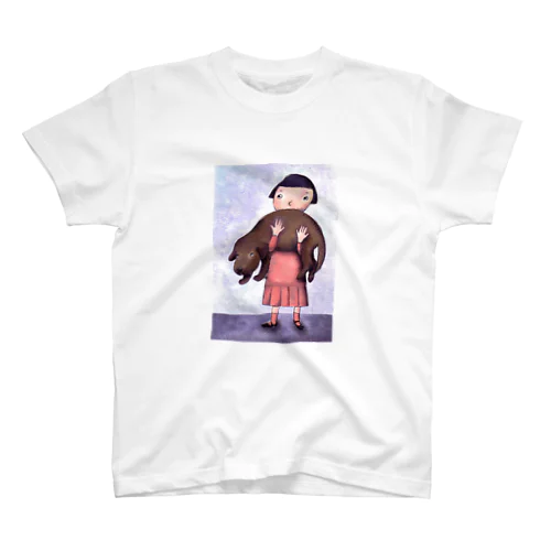 茶色すぎる犬をもっている Regular Fit T-Shirt