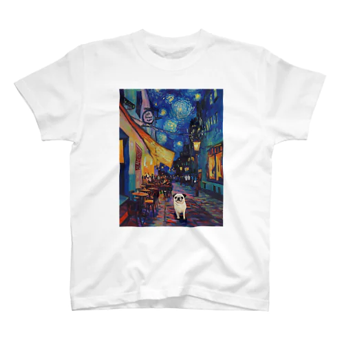 パグと夜のカフェテラス Regular Fit T-Shirt