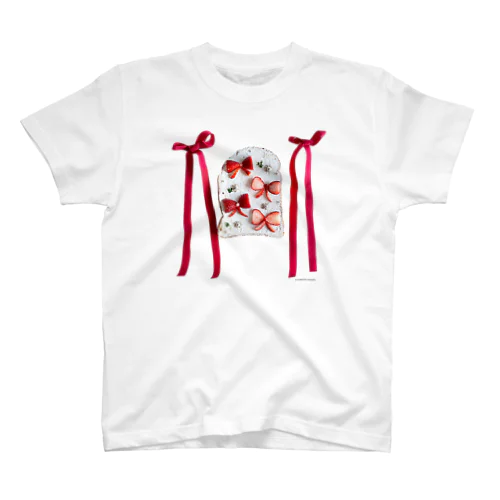 strawberry bow toast Regular Fit T-Shirt