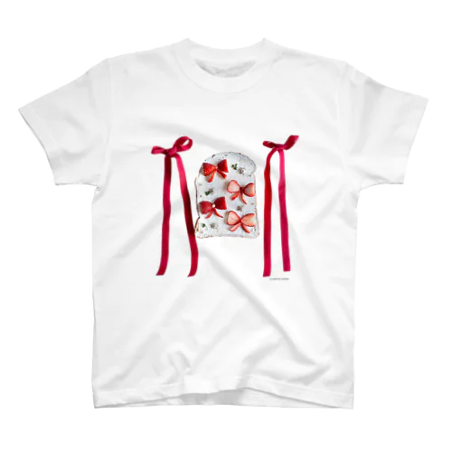 strawberry bow toast Regular Fit T-Shirt