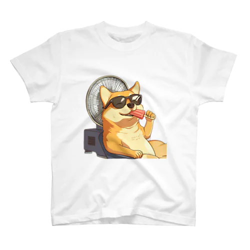 アイスキャンディーを食べる犬 Regular Fit T-Shirt