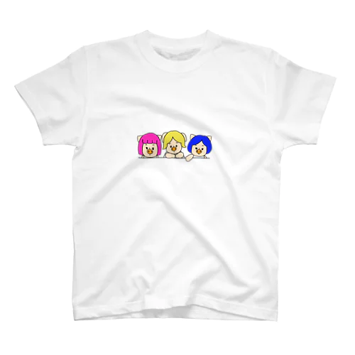 三匹の子むすめが見てくるTシャツ スタンダードTシャツ