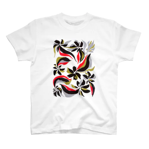 Black Clover. Regular Fit T-Shirt