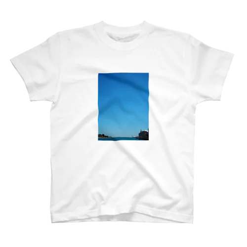 Blue sky in Chicago スタンダードTシャツ