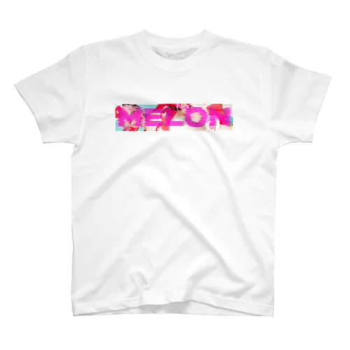 メロンちゃんグリッチロゴ2019 ナース水着＿ピンクロゴ Regular Fit T-Shirt