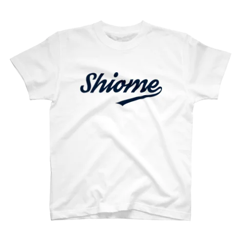 シオメ ストリートロゴ 濃紺 Regular Fit T-Shirt