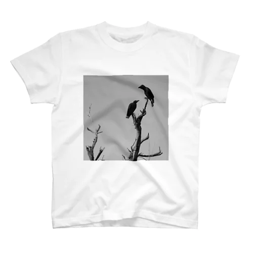 小さな島のカラス Regular Fit T-Shirt