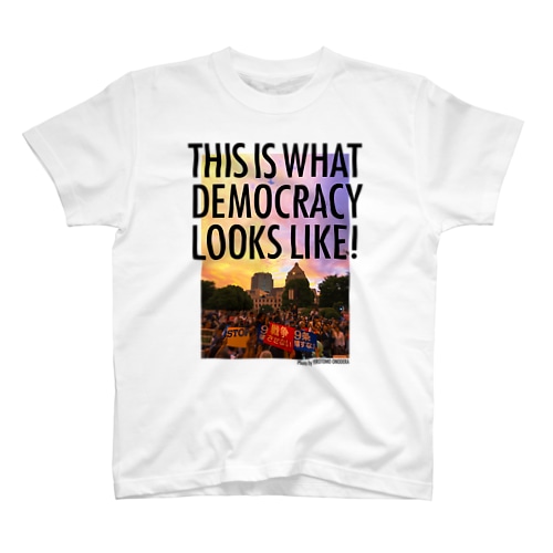 色生地用 WHAT'S DEMOCRACY? カラー Regular Fit T-Shirt