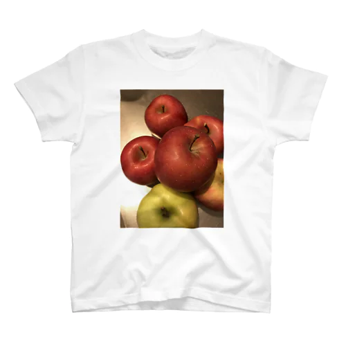 今、これが来てるみたい りんご Regular Fit T-Shirt