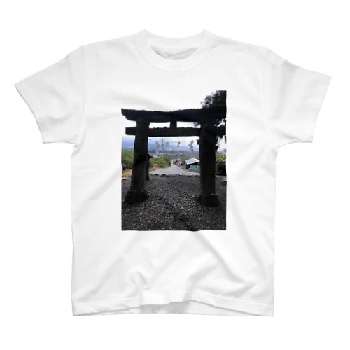 鳥居みすぎ Regular Fit T-Shirt