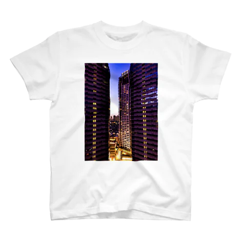 高層ビル群、夜景 スタンダードTシャツ