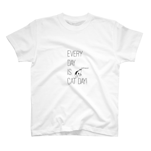 毎日が猫の日！ Regular Fit T-Shirt