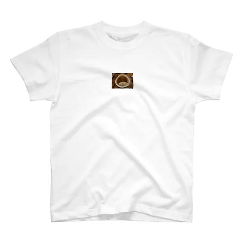 頑張って汚さずにカレーを食べてみる Regular Fit T-Shirt