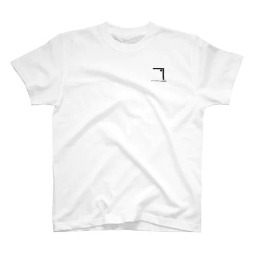 ロゴ入り　white スタンダードTシャツ