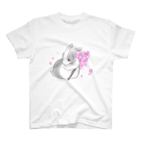 桜の枝とミニウサギ Regular Fit T-Shirt