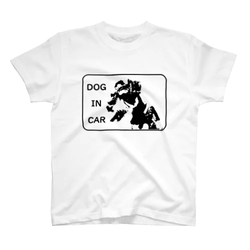 dog in car スタンダードTシャツ