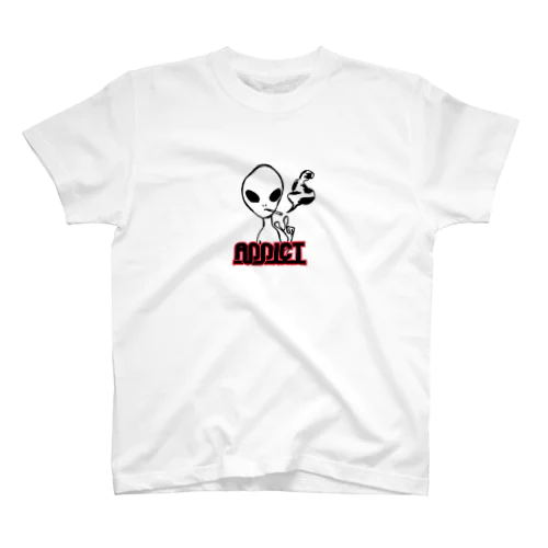 smoker alien (赤文字ver) Regular Fit T-Shirt