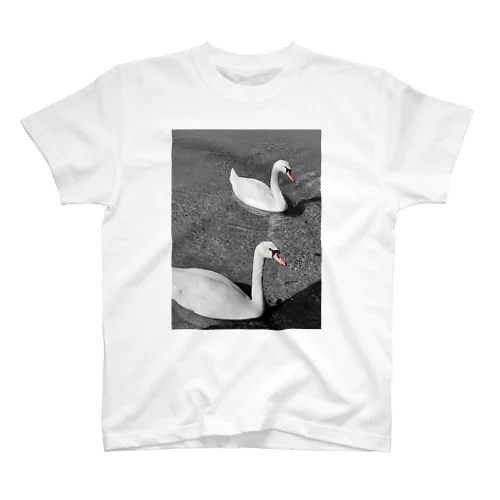 ２羽の白鳥 Regular Fit T-Shirt