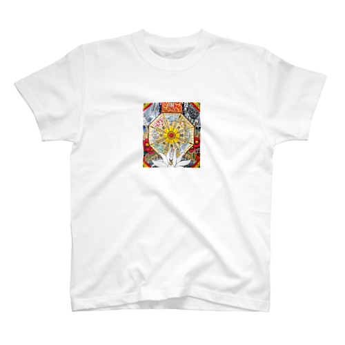 占いとお狐様 Regular Fit T-Shirt