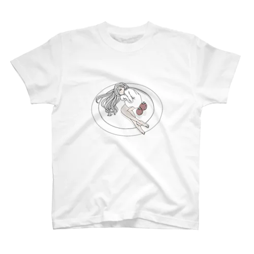 皿の上の女の子 Regular Fit T-Shirt