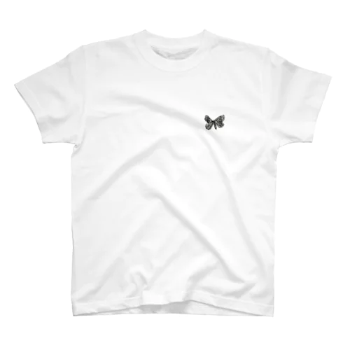 蛾 Regular Fit T-Shirt