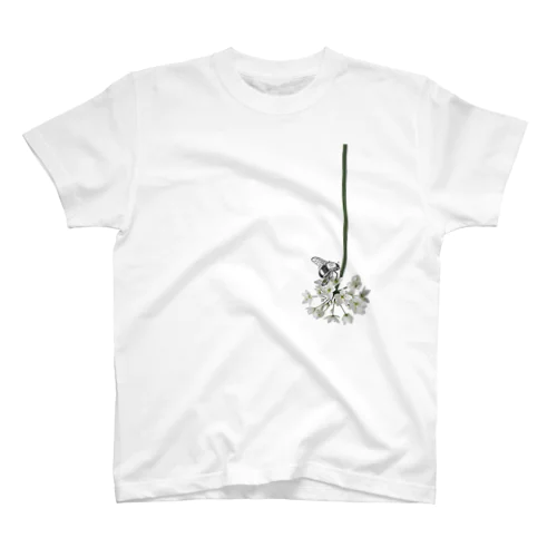 花と虫(ハチ) Regular Fit T-Shirt