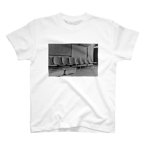 廃駅(モノクロ) Regular Fit T-Shirt