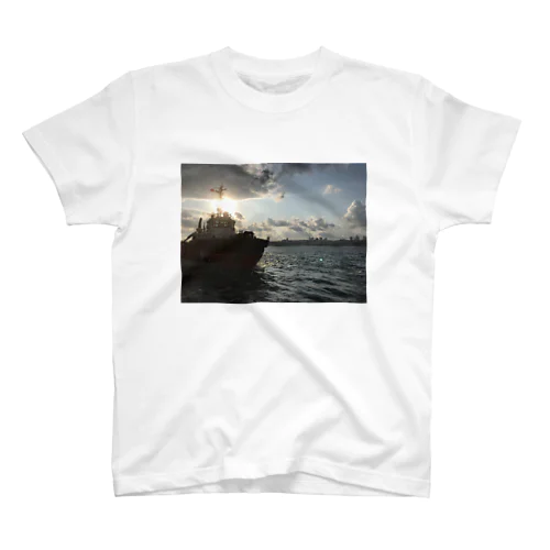 絶景！イスタンブールの港🇹🇷 スタンダードTシャツ