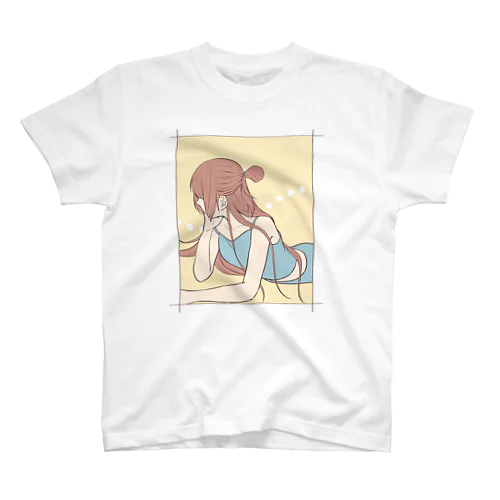 キャミソールの女の子 Regular Fit T-Shirt