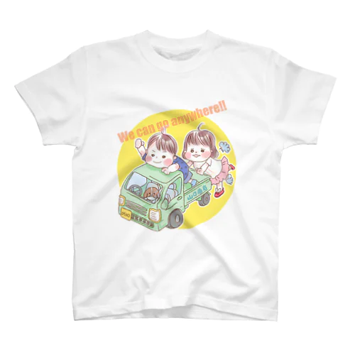 男の子と女の子と山口商店トラック Regular Fit T-Shirt