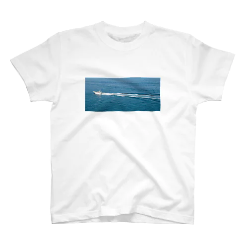 灯台から撮影したボート Regular Fit T-Shirt